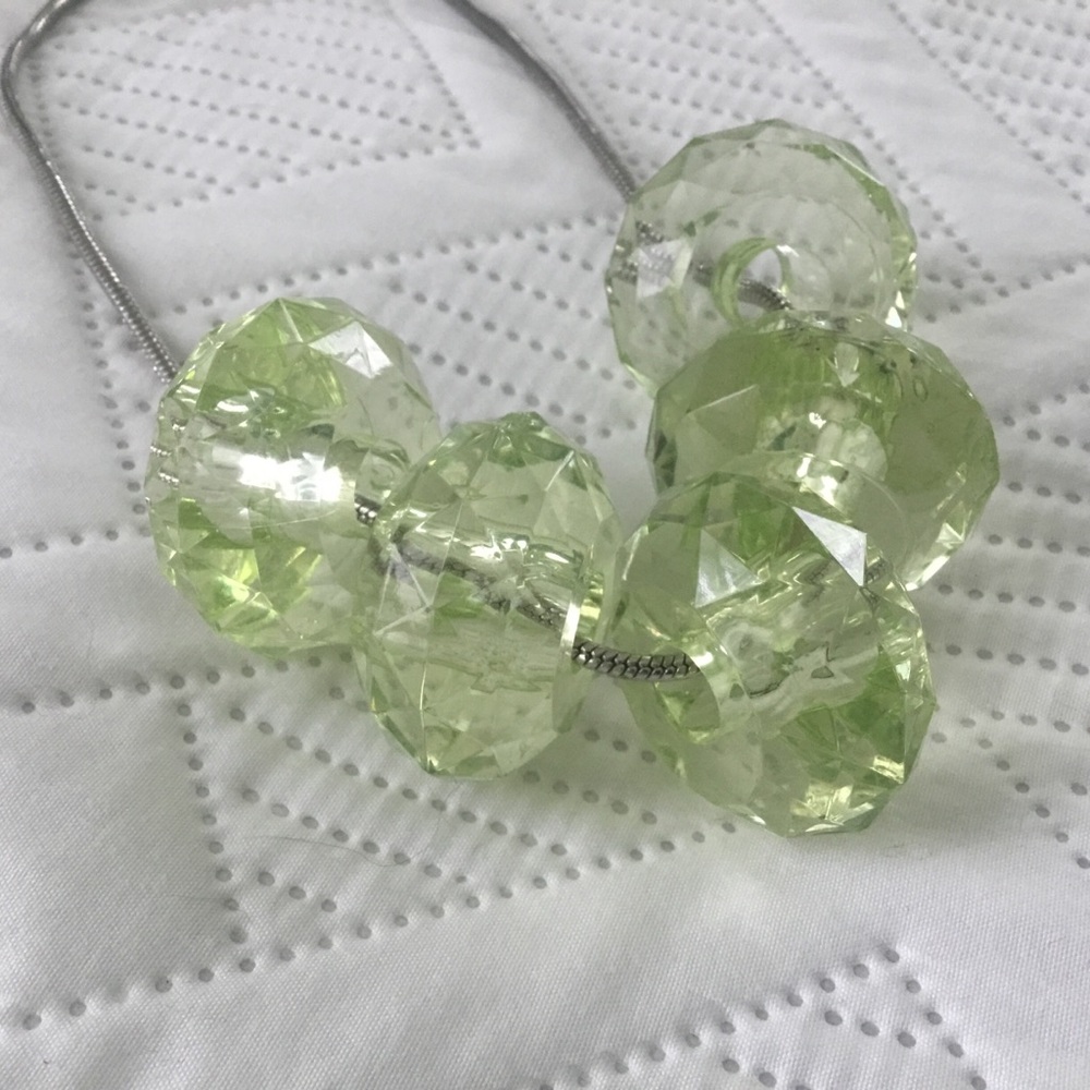 Vintage Light Green Faceted Bead Necklace - Women Jewelry
